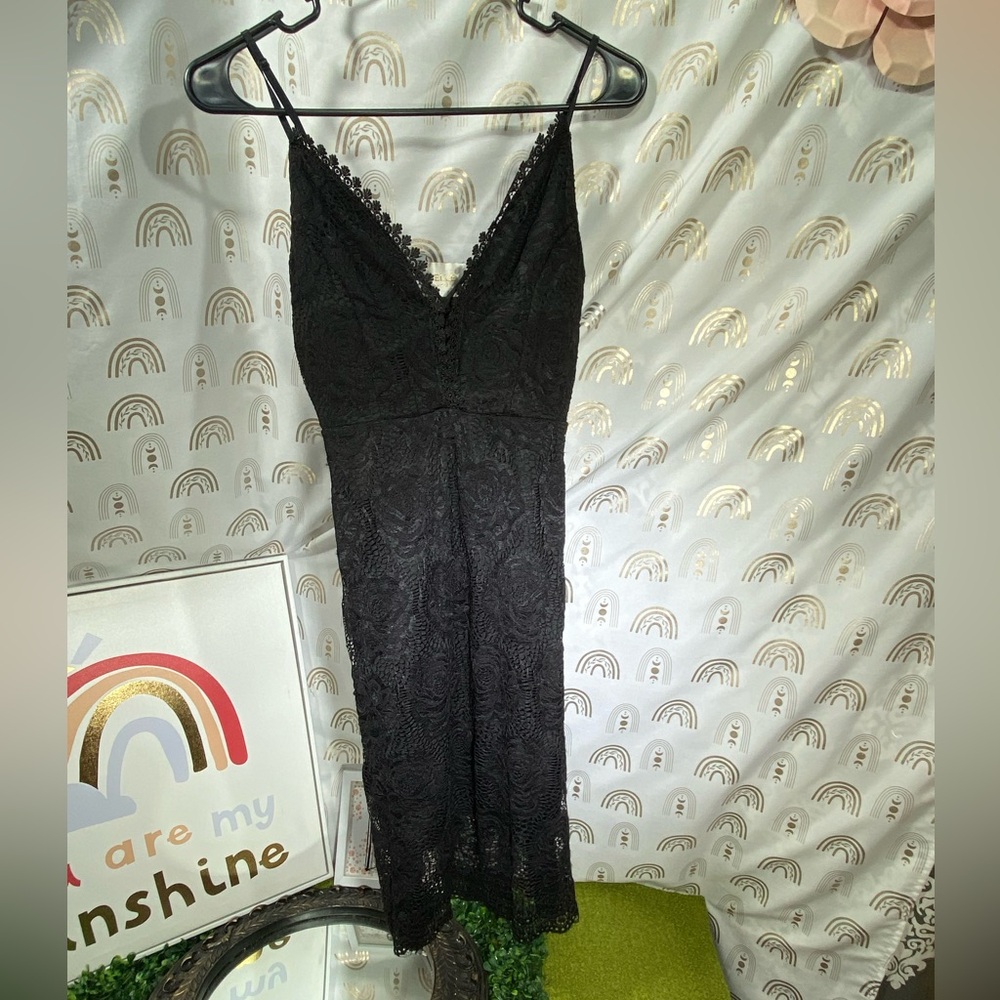 Elle Black Lace Midi Dress